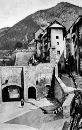 La Porte d'Embrun &agrave; Brian&ccedil;on