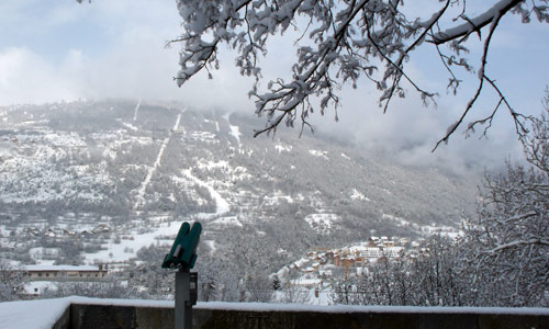 Le Prorel (2572m) au dessus de la Cité Vauban à Briançon.