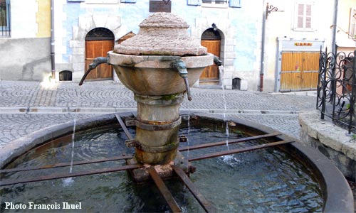 La fontaine Persens à Briançon.