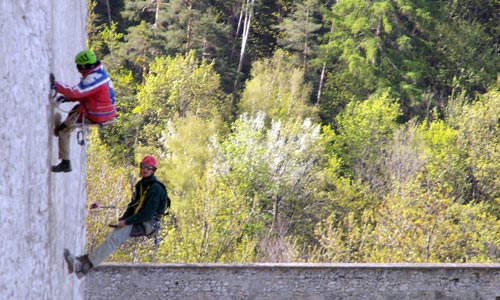 Travaux sur les remparts de la Cité Vauban à Briançon.