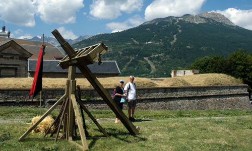 Sur le Champ de Mars à Briançon.