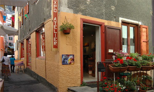 Rue porte Méane dans la cité Vauban de Briançon.