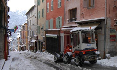 Grande rue ou Grande Gargouille : la rue commerçante de la cité Vauban à Briançon.