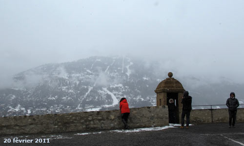 Le Prorel (2572m) au dessus de la Cité Vauban à Briançon.