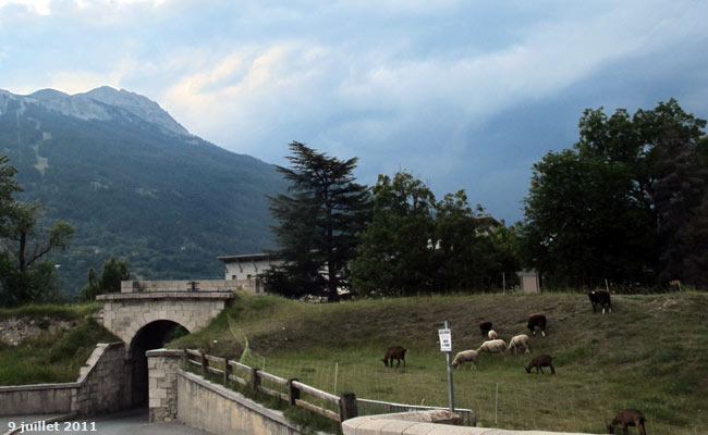 La porte d'Embrun de la cité Vauban de Briançon.