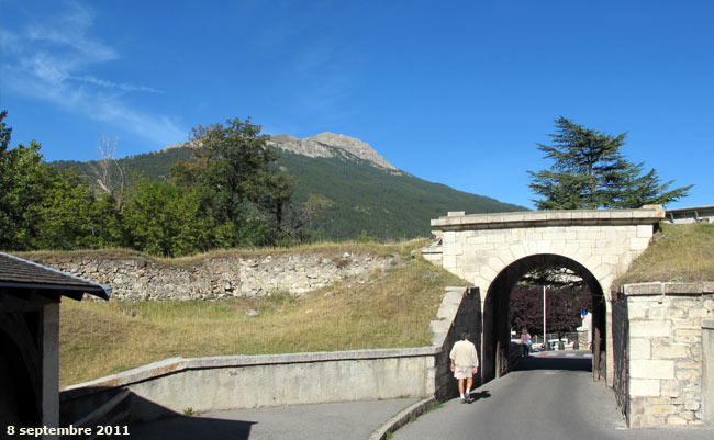 La porte d'Embrun de la cité Vauban à Briançon.