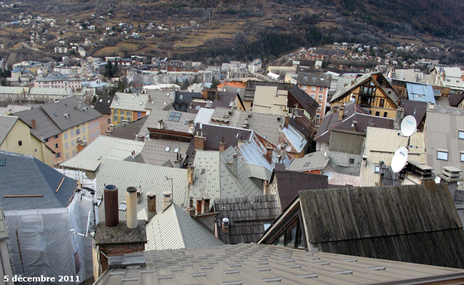 Les toits de la Cité Vauban de Briançon.