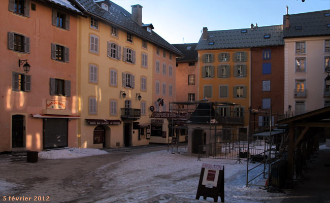 La place d'Armes au coeur de la cité Vauban à Briançon. 