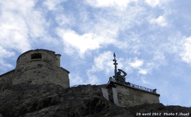 La statue de la "Grande France" sur le fort du Château à Briançon.
