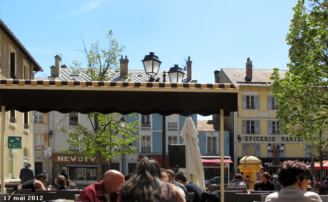 Place Centrale à Briançon.