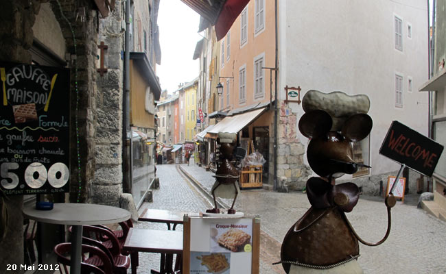 La gargouille dans la cité Vauban à Briançon.