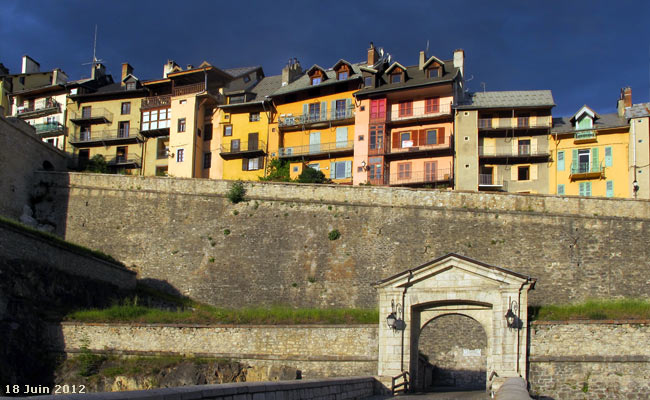 La porte d'Embrun de la cité Vauban à Briançon.