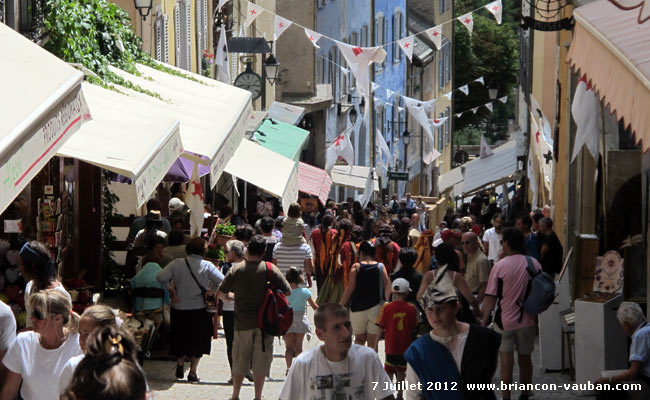 La gargouille dans la cité Vauban à Briançon.