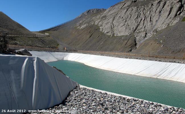 Plan d'eau sous le col de l'Eychauda (2425 m)