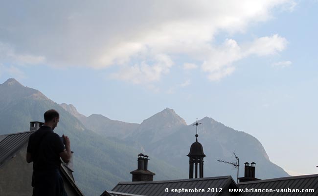 Le pic du Mélézin (2680m) au dessus de Briançon.