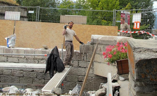 Réfection du pount de la porte d'Embrun de la cité Vauban à Briançon.