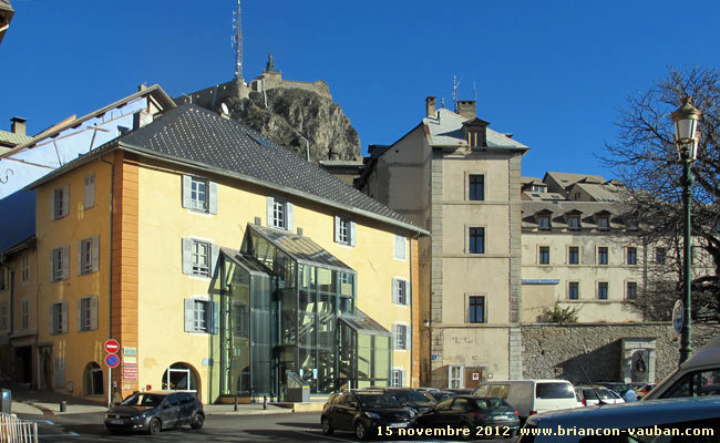 La Maison du Parc des Ecrins située place du Médecin Général Blanchard à Briançon.