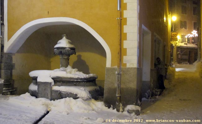 La fontaine François 1er de la Cité Vauban à Briançon.