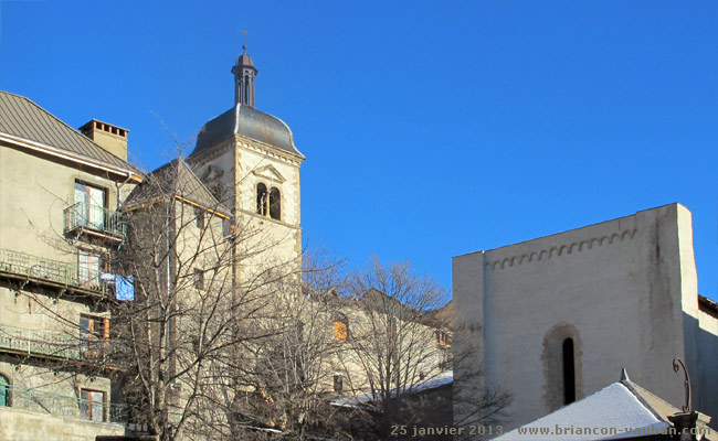 Le clocher de la chapelle des Pénitents dans la Cité Vauban à Briançon.