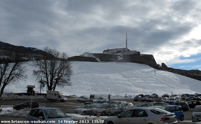 Le fort du Château au dessus du champ de Mars à Briançon.
