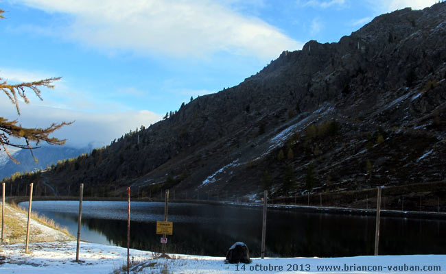 Le lac des Anges (2172 m) au dessus de Montgenèvre.