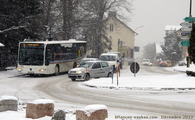 Le rond point du Champ de Mars à Briançon.