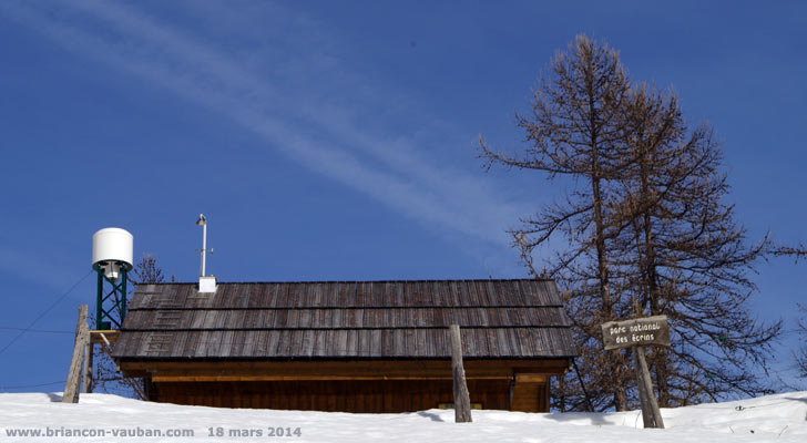 Station de mesure de la pollution atmosphèrique proche du vallon du Fontenil.
