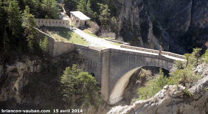 Le pont d'Asfeld à Briançon.