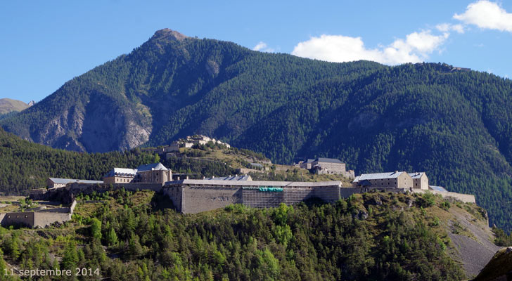 Le fort des Têtes et du Randouillet au dessus de Briançon.