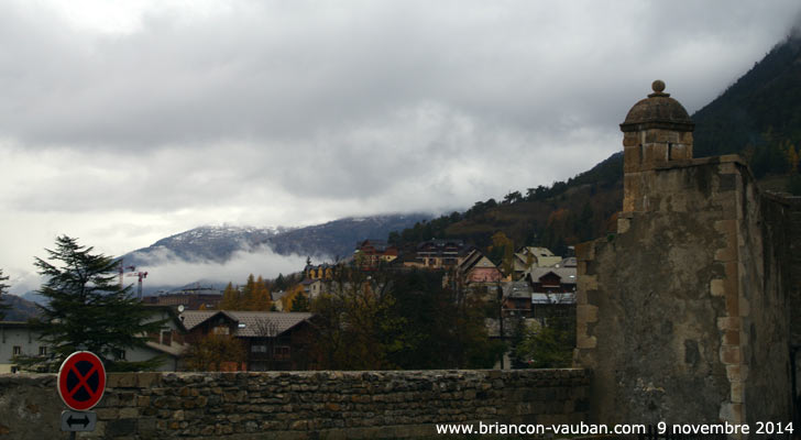 la porte d' Embrun à Briançon.