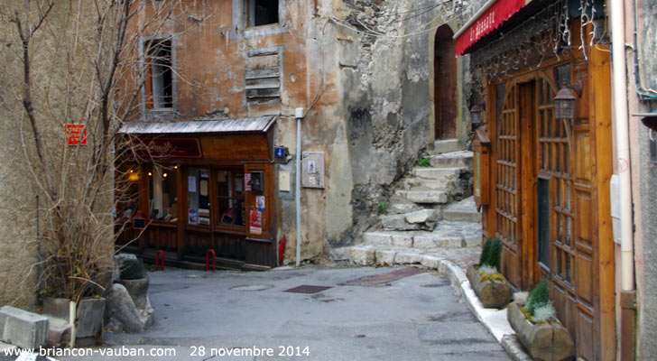 Rue du pont d'Asfeld à Briançon. 