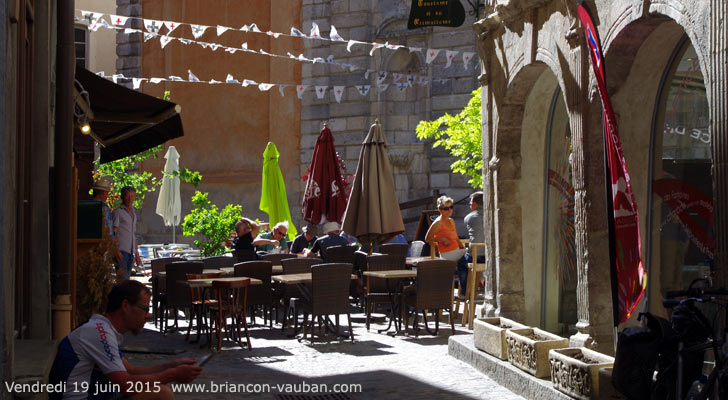 La place du Temple à Briançon
