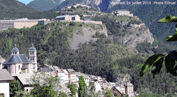 La cité Vauban et ses forts