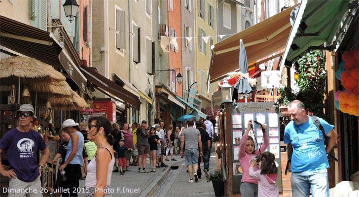 Grande rue ou Grande Gargouille : la rue commerçante de la cité Vauban 