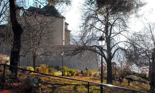 La place du Temple à Briançon