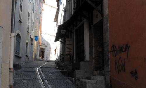 rue du Cdt Carlhan dans la Cité Vauban.