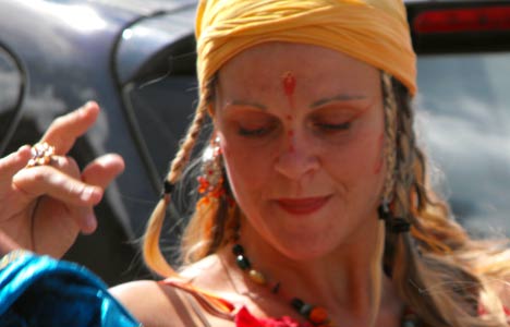 Danseuse dans la cit&eacute; historique Vauban &agrave; Brian&ccedil;on