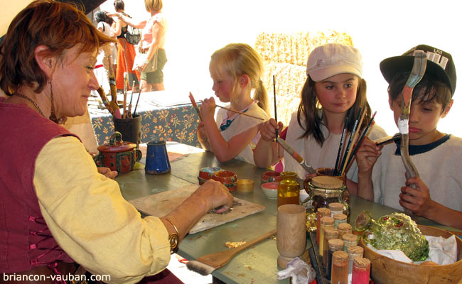 Atelier de peinture dans la cité historique de Beiançon. 