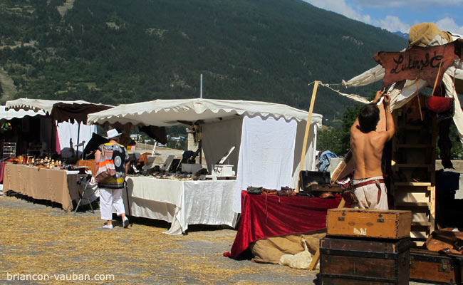 Le marché médiévale avenue Vauban. 