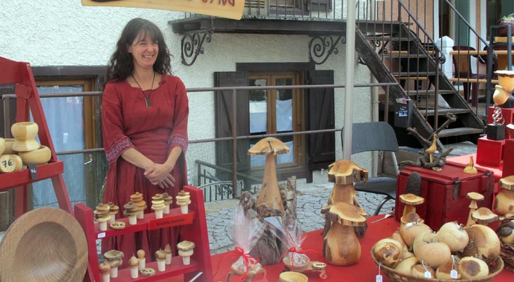 Sur le marché de la fête médiévale de Briançon